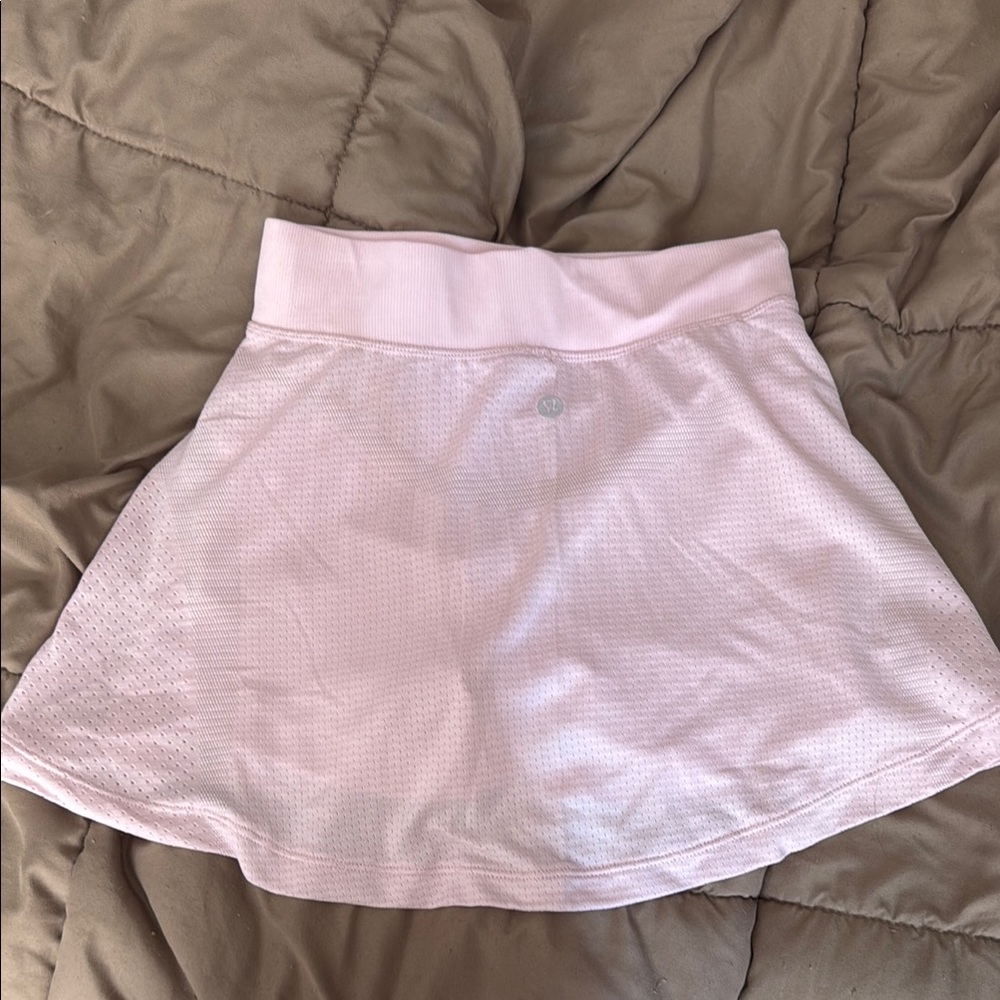 Lululemon Athletica White Mini Skater Athletic Shorts